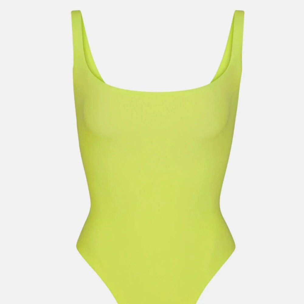 SKIMS FITS EVERYBODY SQUARE NECK BODYSUIT | DAFFODIL, YELLOW, SMALL